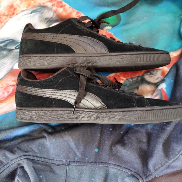Black Suede Pumas - Picture 3 of 9